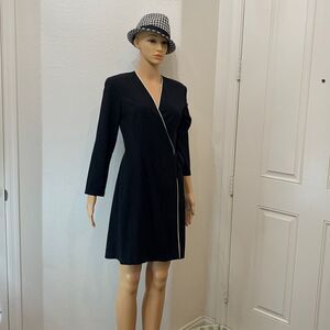 Harlow Dresses Sz 4 Black White Piping Mini Side Tie Wrap Long Sleeves Slimming